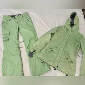 686 Snowboarding Suit